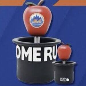NEW YORK METS POP UP HOME RUN APPLE SGA 9/19/25